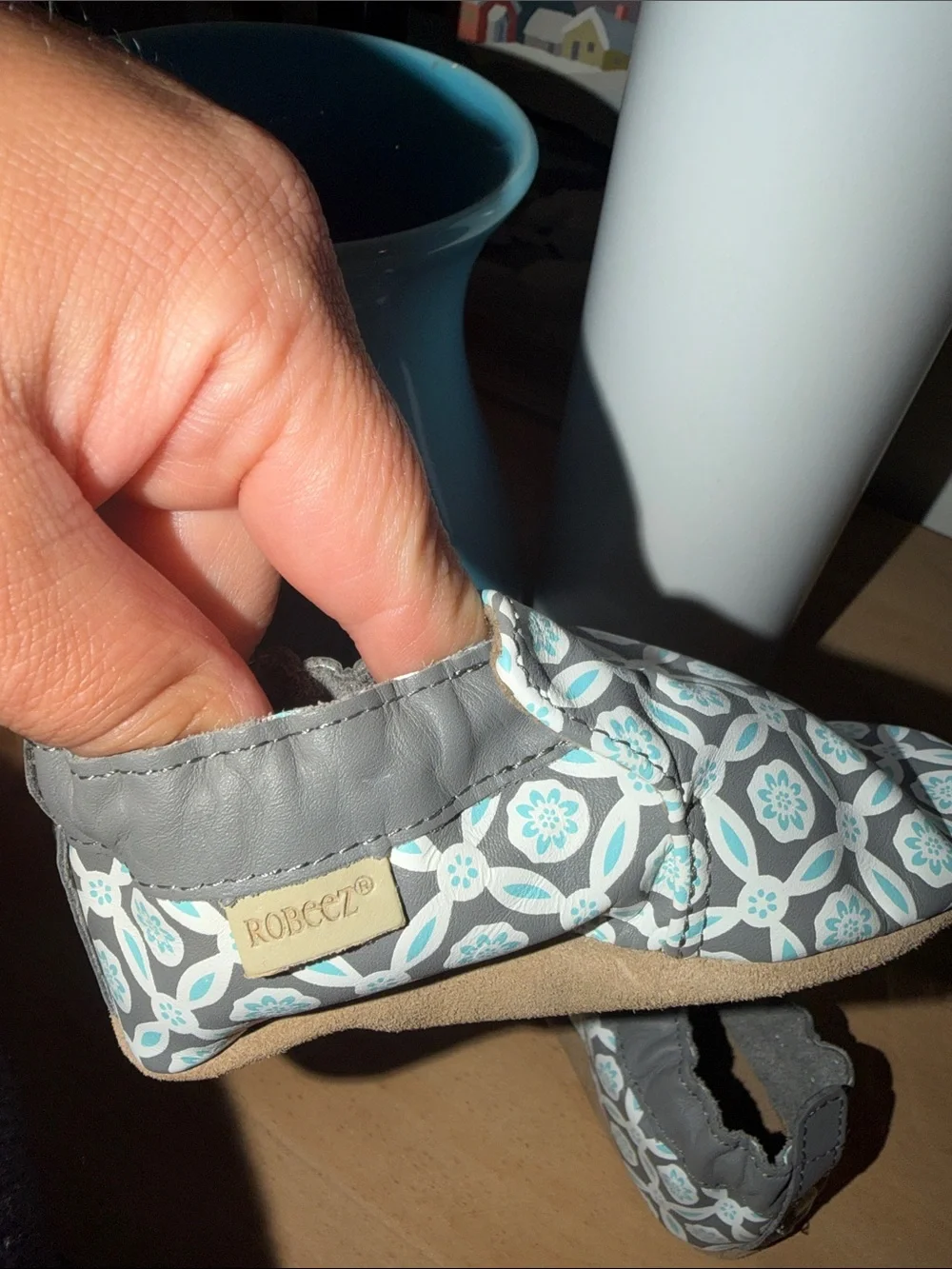 Robeez, NWOT, unisex 18-24 months shoes